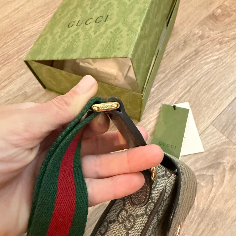 Gucci GG Ophidia Crossbody Bag with Green-Red Strap - Picture 4 of 8
